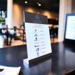 plexiglass-epitrapezio-stand-info-qr-hotel