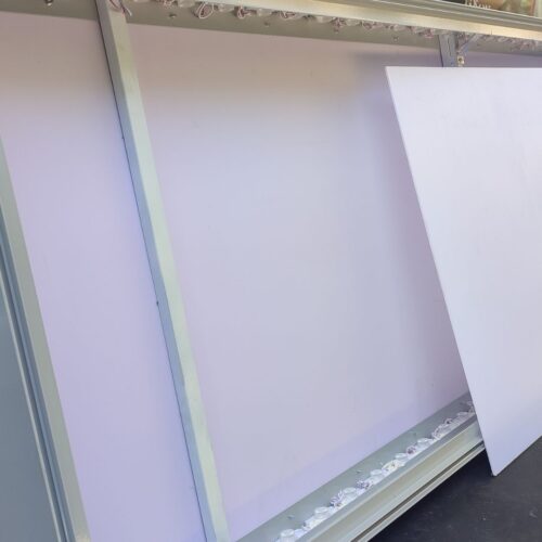 εσωτερικο-φωτεινης-επιγραφης-led-modules-katheta