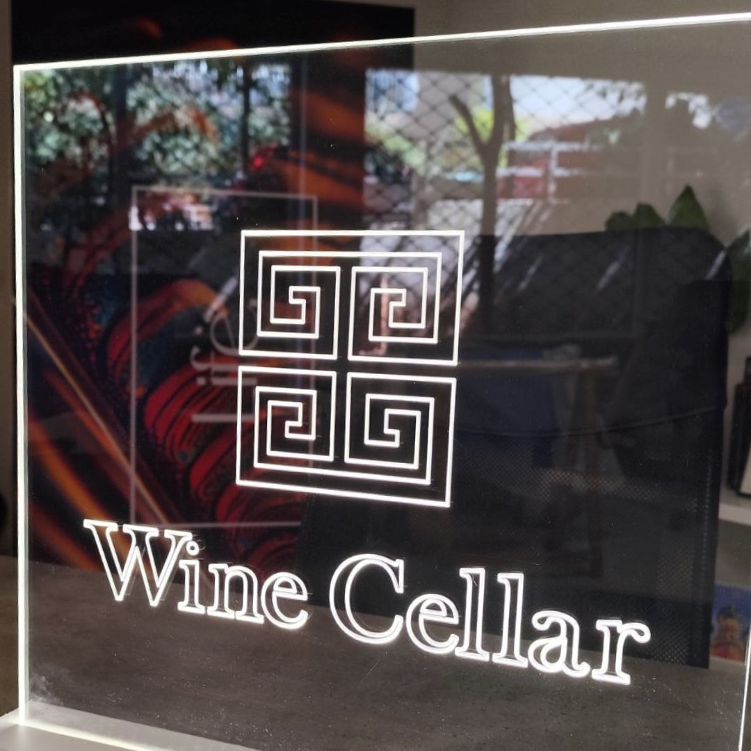 fotini-epigrafi-moriakou-fotismou-mk-Engraved-LED-Acrylic-Sign-wine-cellar