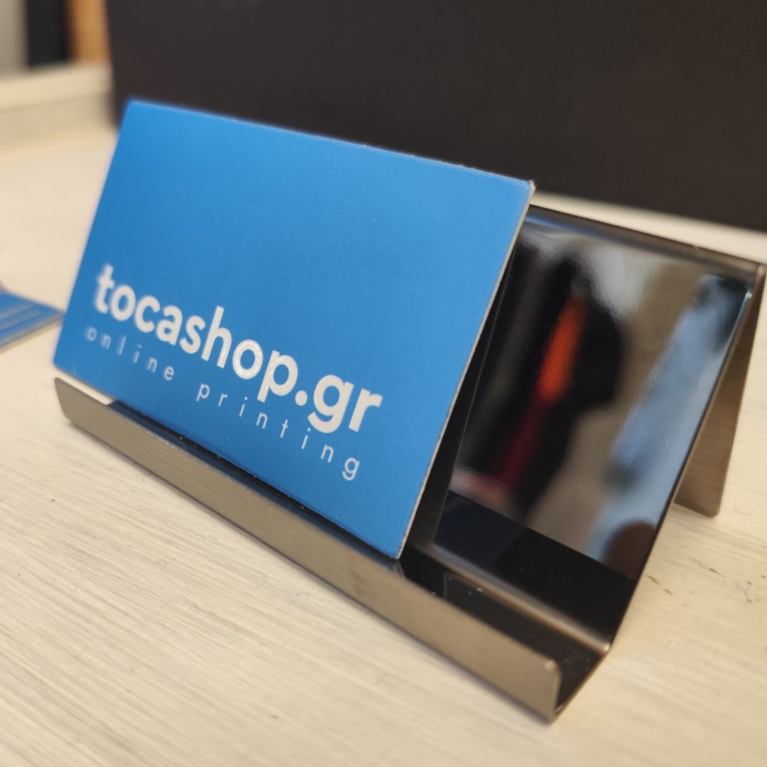 thikes-karton-silver-card-holders-desk2